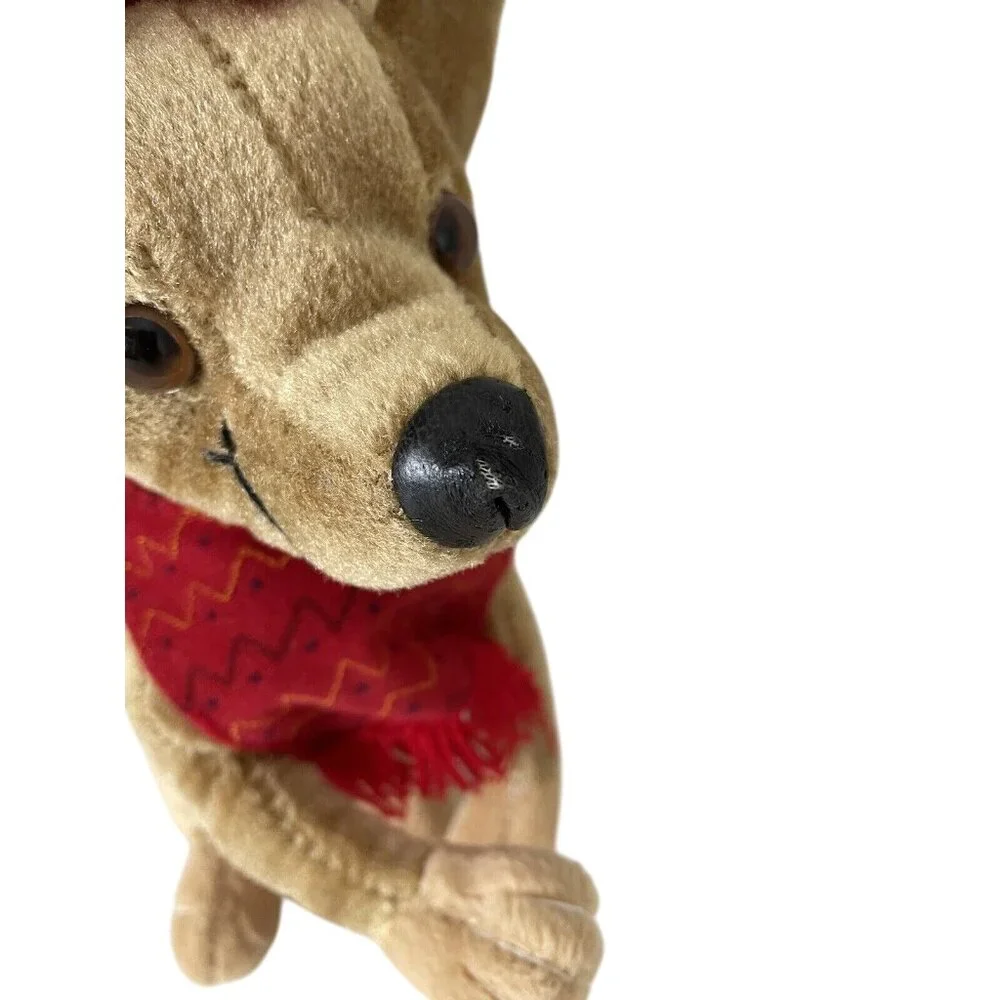 Vintage 1990s Chihuahua Mexican Plush Sombrero Poncho Snuggle Toy DGE Corp - Picture 2 of 9